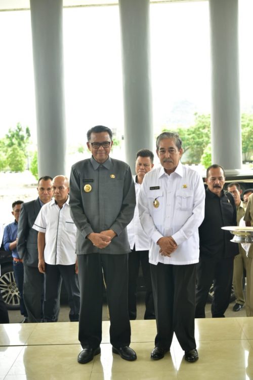 Gubernur Sulsel, Prof Nurdin Abdullah bersama Plt Bupati Sidrap H Dollah Mando.