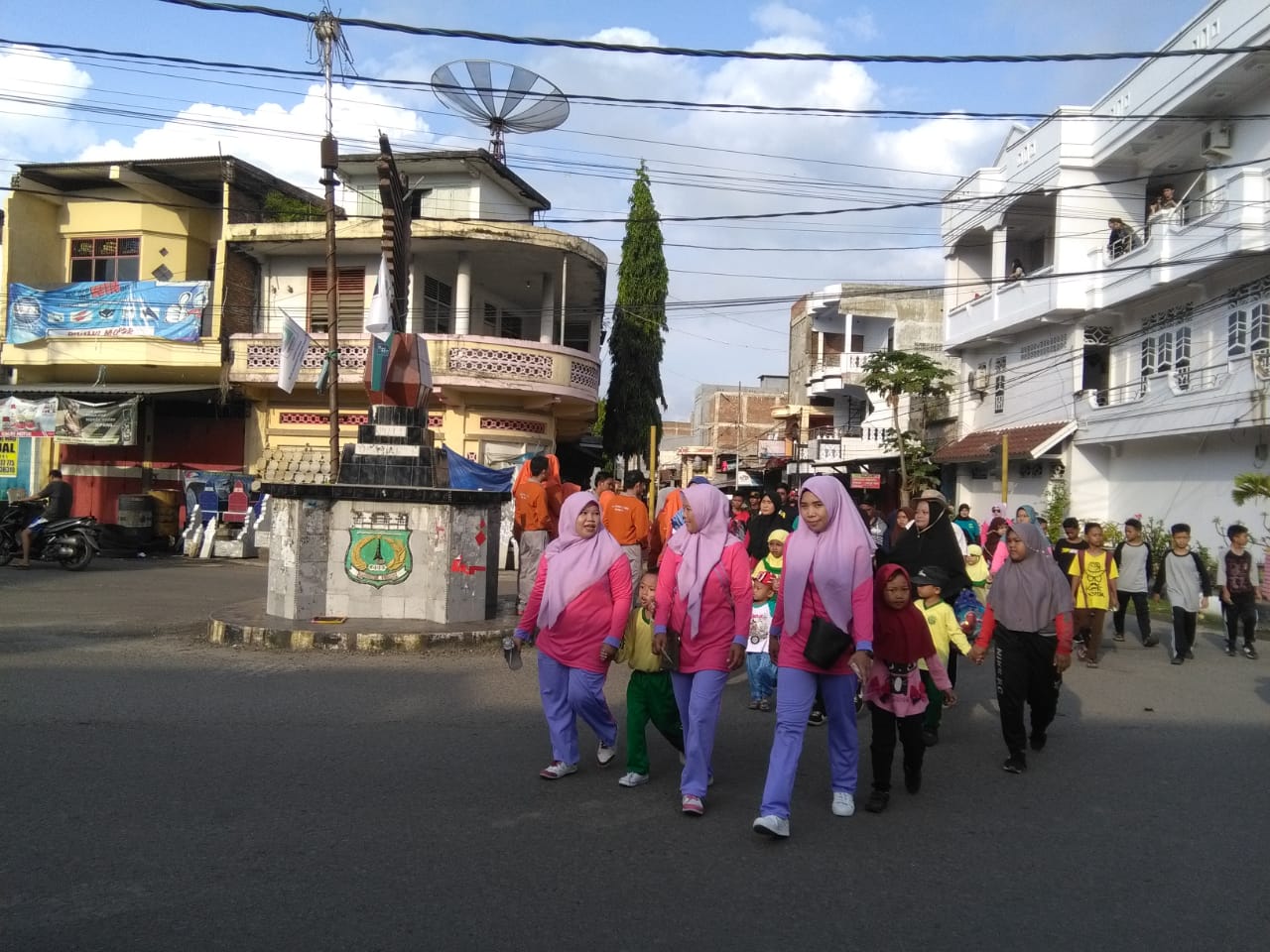 Muhammadiyah Pinrang Peringati Milad 106 dengan Jalan Sehat