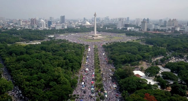Foto dari udara suasana reuni 212 di kawasan Monas, Jakarta Pusat, Ahad 2 Desember 2018. (Sumber Foto : Jamal Ramadhan/kumparan)