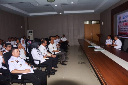 Sekda Sidrap Sudirman Bungi memimpin rapat rencana pemberian tunjangan kinerja (Tukin).