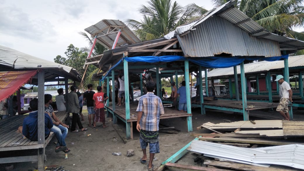 Tempat Wisata Ammani Porak-poranda Diterjang Angin Kencang