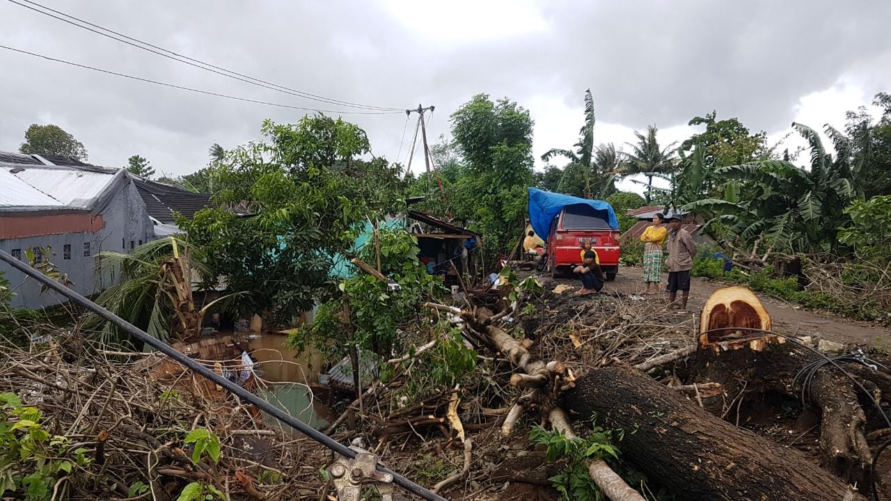 Dampak Curah Hujan Tinggi, PLN Pulihkan Sistem Kelistrikan Kota Makassar dan Sekitarnya Secara Bertahap
