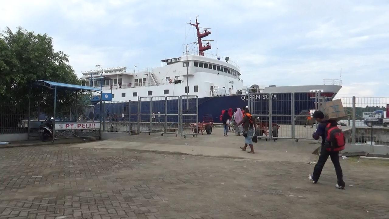 Salah satu kapal penumpang sandar di Pelabuhan Nusantara Parepare.