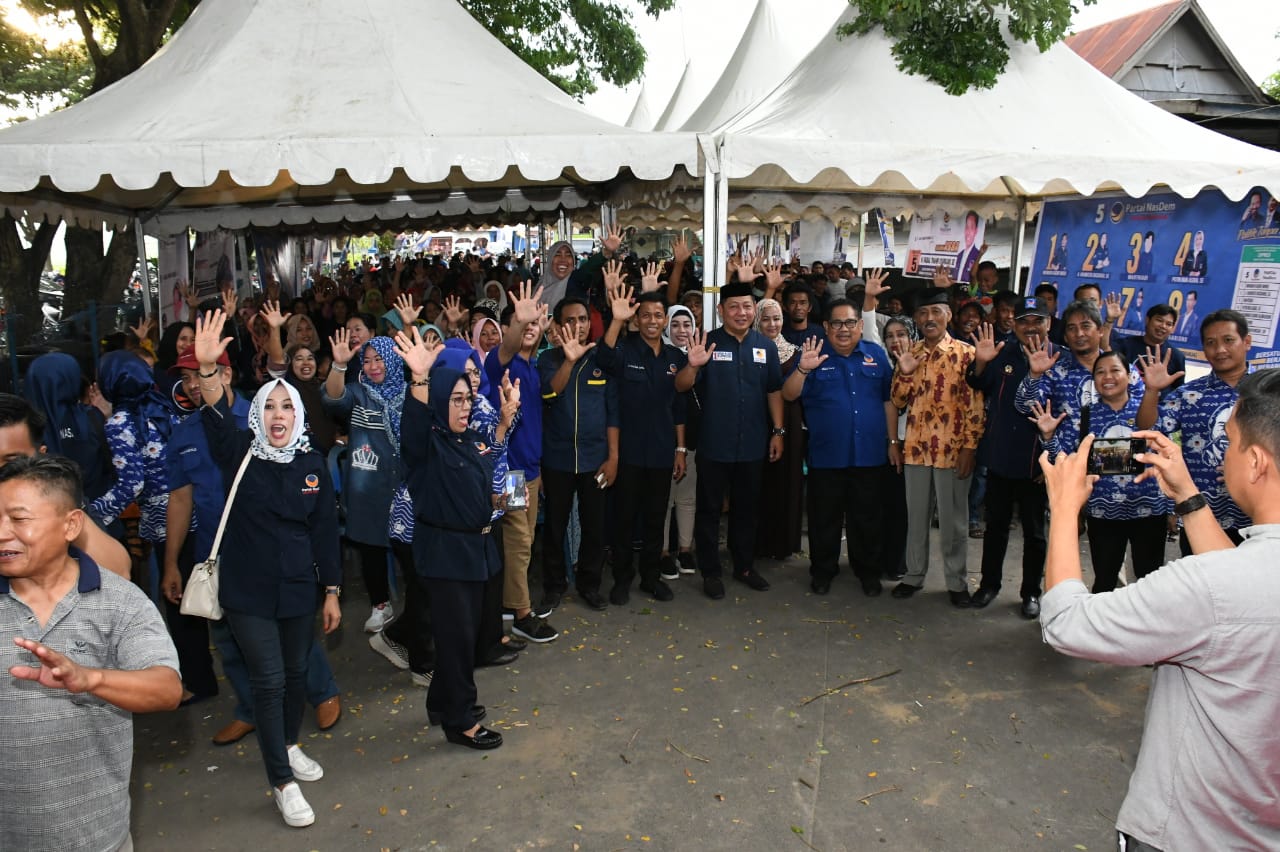 Kian Dicintai Masyarakat, Nasdem Sumbang Ambulance di Paleteang