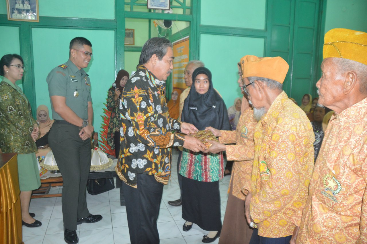 Jelang HUT Sidrap ke-675, Bupati dan Dandim Anjangsana ke Kantor LVRI Jelang HUT Sidrap ke-675, Bupati dan Dandim Anjangsana ke Kantor LVRI