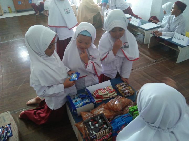 Video : Yuk Intip Siswa SD IT Andalusia Parepare Berwirausaha