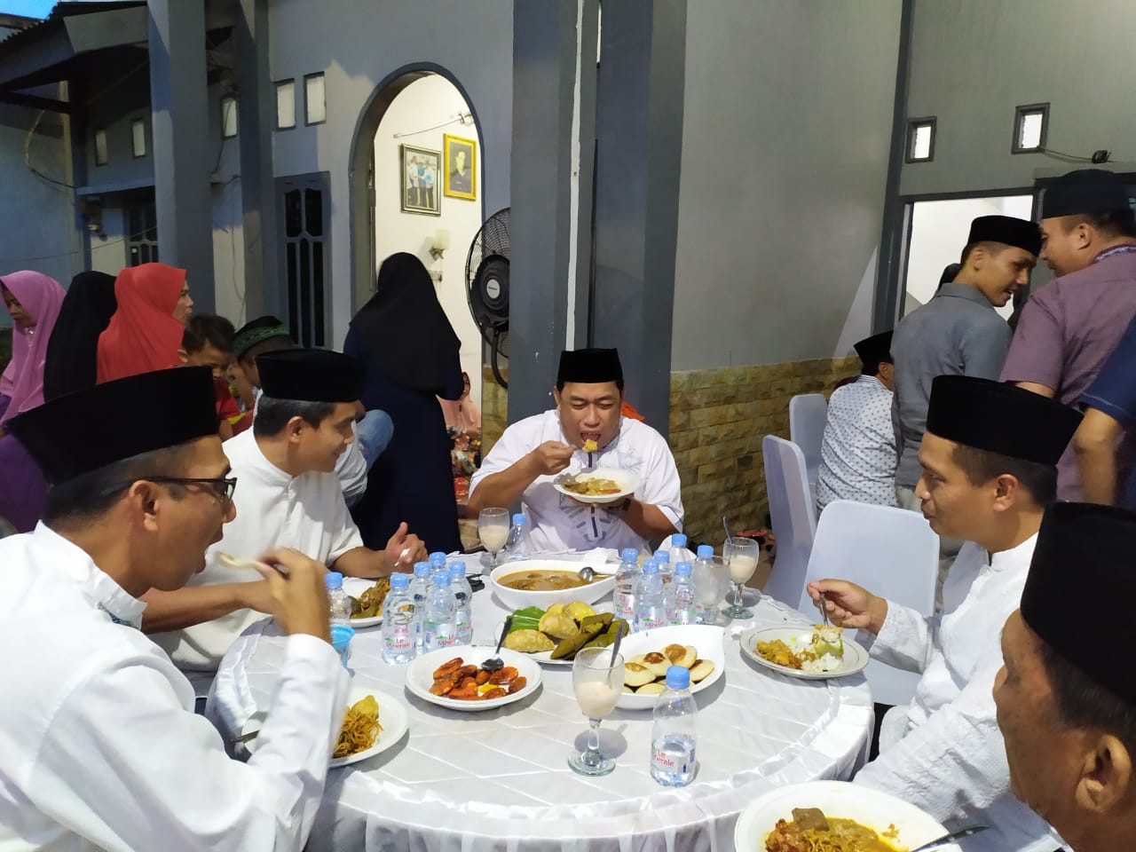 Buka Puasa Bersama Sekda Sidrap, Manfaatkan Berbagi dengan Anak Panti