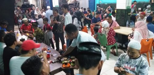 Suasana warkop sweetness 588 di Jalan Sulawesi, Parepare sehari usai lebaran Idul Fitri.