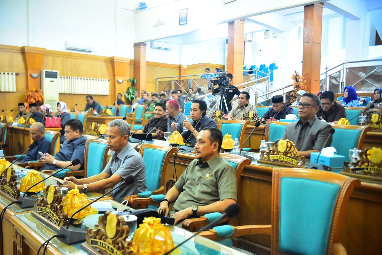Pemkab Sidrap Serahkan RAPBD-P 2019 ke DPRD, Estimasi PAD Meningkat Rp17 Miliar