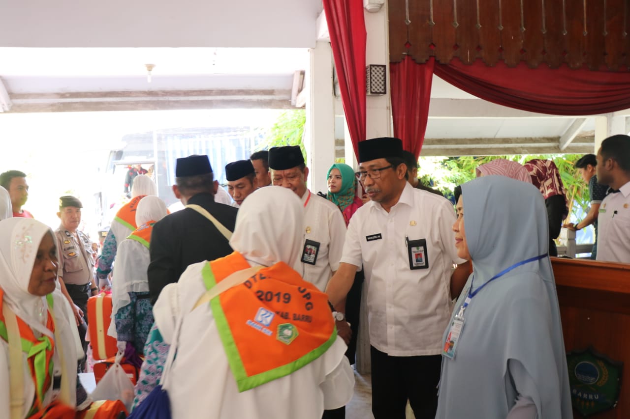 Sekda Barru Lepas JCH Kloter 35, Dua Batal Berangkat