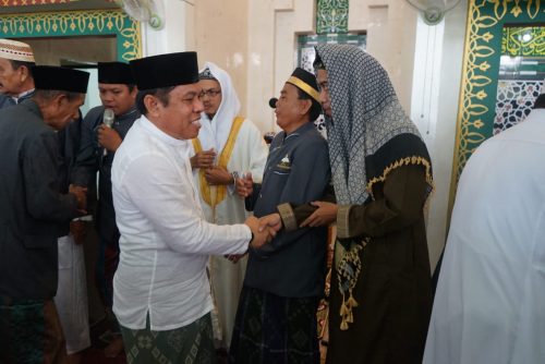 Wabup Sidrap : Momen Idul Adha Sebagai Peneguhan Nilai Kemanusiaan dan Spirit Keadilan Wabup Sidrap : Momen Idul Adha Sebagai Peneguhan Nilai Kemanusiaan dan Spirit Keadilan