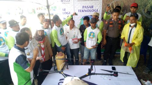 Pasar Teknologi Advansia Pamerkan Drone Penyemprot Hama, Begini Pujian Wabup Sidrap