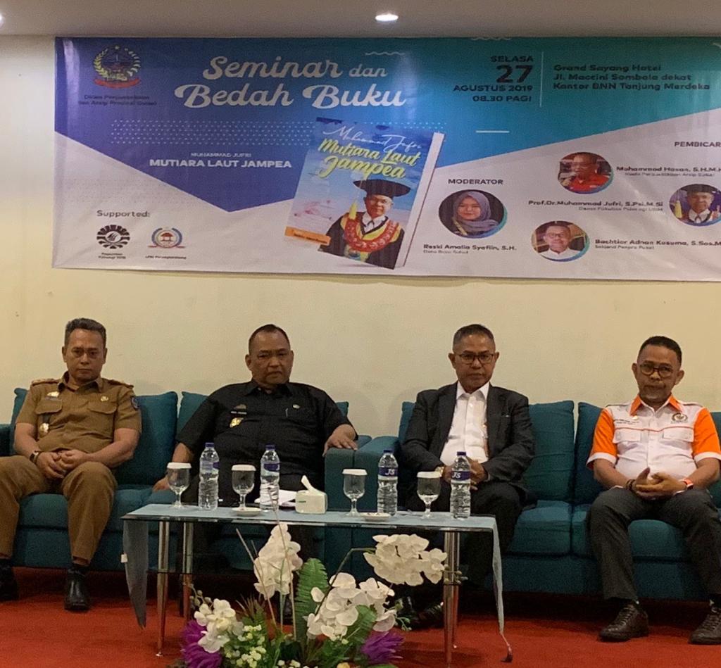 Pergulatan Hidup Dekan Psikologi UNM Dibedah Lewat Buku “Mutiara Laut Jampea”