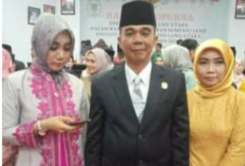Legislator Hanura Gandeng Tiga Istri saat Pelantikan