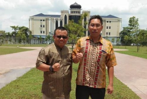Dua dosen IAIN Parepare yakni Dr Ali Halidin (pakai kacamata) dan Dr Abd Rahman Ambo Masse yang melakukan penelitian di Malaysia.