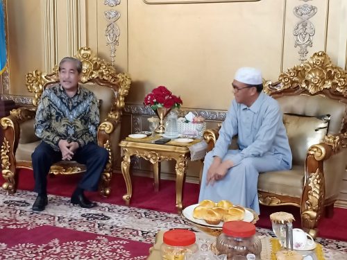 Bupati Sidrap, Dollah Mando menemui Gubernur Sulsel, Nurdin Abdullah di rujab Gubernur Sulsel di Makassar.