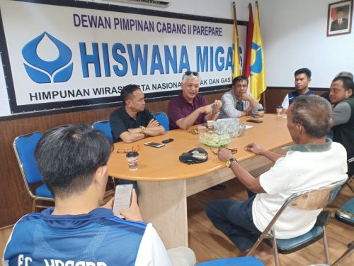 Pengurus Hiswana Migas Kota Parepare menggelar pertemuan di Kantor Hiswana Migas, Jalan Pelita No 50, Kota Parepare.