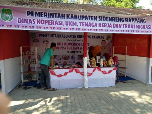 Produk Kerajinan Sidrap Dipamerkan di Peringatan Hari Koperasi Tingkat Provinsi