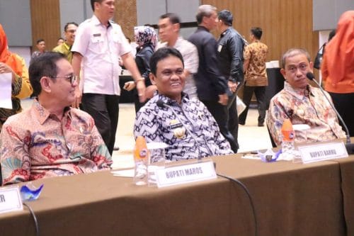 FOTO : Bupati Barru Hadiri RUPS-LB Bank Sulselbar
