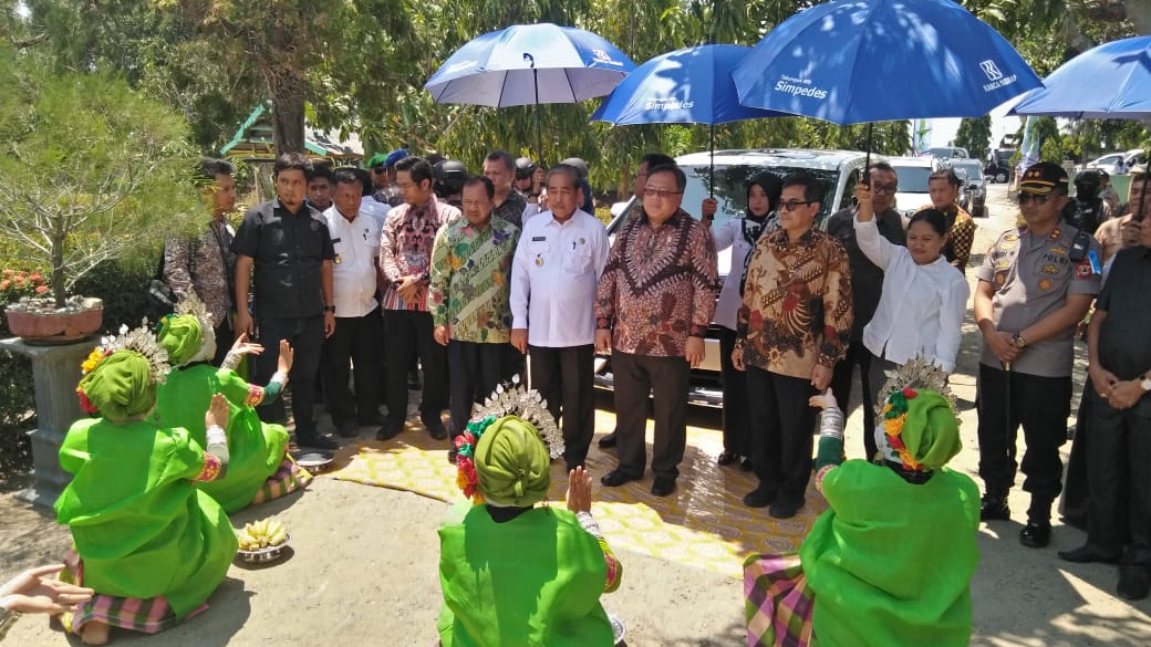 Sidrap Produksi Telur 2 Juta Butir Setiap Hari, Menristek Sebut “Luar Biasa”