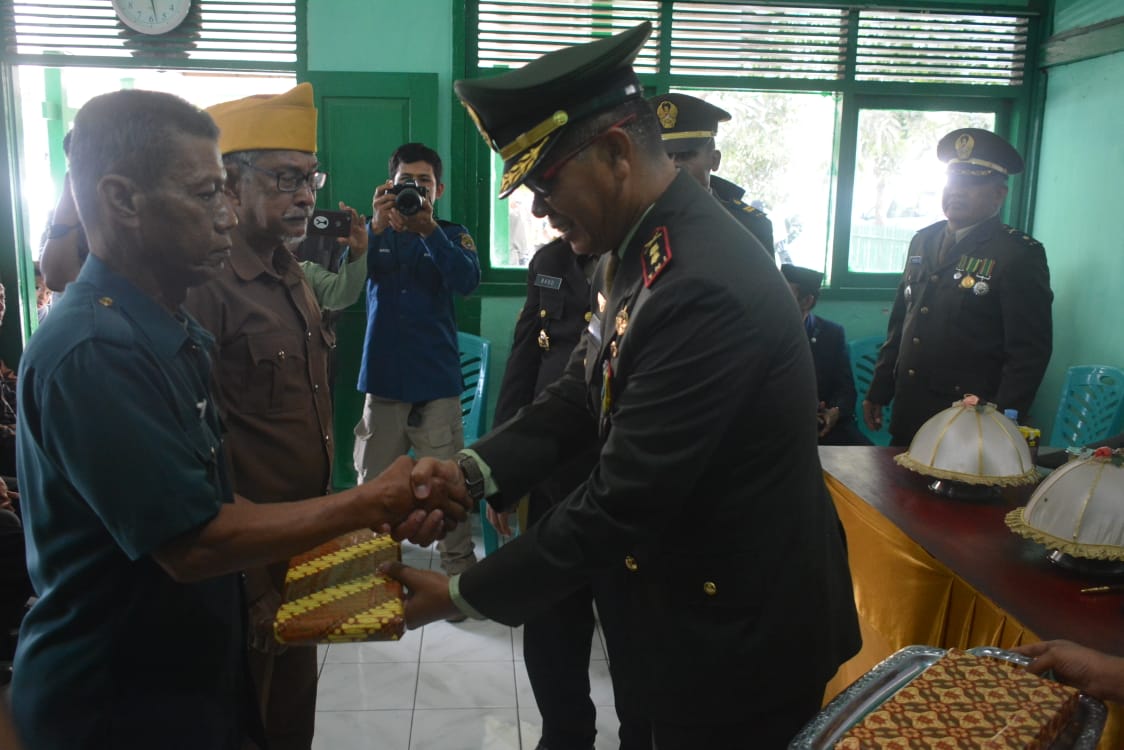 Peringati Hari Pahlawan, Pemkab Sidrap Kunjungi Legiun Veteran