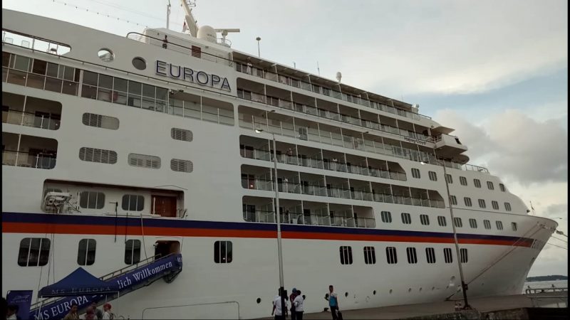Kapal Pesiar MS Europa Sandar di Parepare