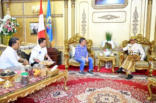 Gubernur Sulsel, Nurdin Abdullah menerima kunjungan pengurus Apersi Sulsel yang dipimpin Yasser Latief di Rujab Gubernur, Minggu (2/2/2020).