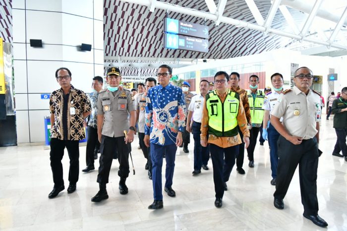 Antisipasi Penyebaran Virus Corona di Sulsel, Nurdin Abdullah Tinjau Bandara Sultan Hasanuddin