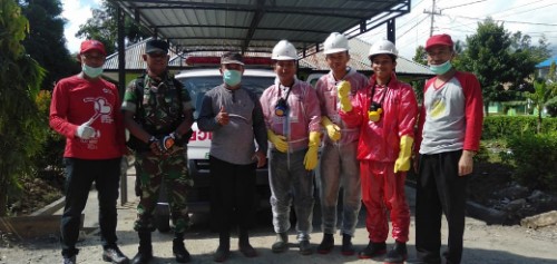 Bupati Enrekang Semprot ‘Emas’ Sebagai Tanda Cegah Corona Serentak