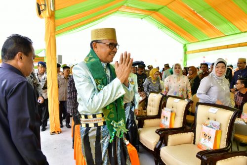 Sebelum Resmikan RS Hasri Ainun Habibie, Nurdin Abdullah Sosialisasi Salam “Anti Corona”