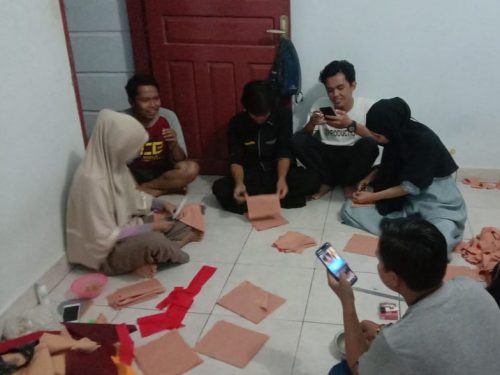 Antisipasi Corona, Pegiat Rumah Baca Qalam Parepare Produksi Masker Sendiri