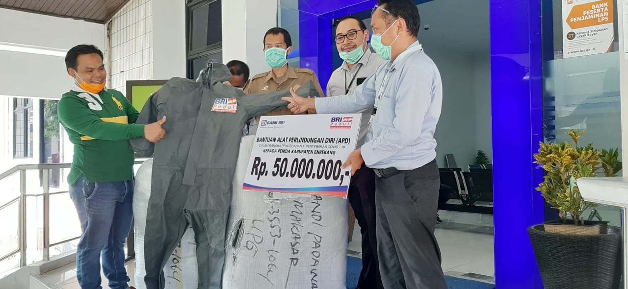 BRI Serahkan Bantuan Senilai Rp50 juta Kepada Pemkab Enrekang