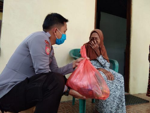 Ringankan Warga Terdampak Virus Covid-19, EPC Bagi-Bagi Sembako Ringankan Warga Terdampak Virus Covid-19, EPC Bagi-Bagi Sembako