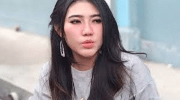 Via Vallen Sempat Ingin Bunuh Diri Karena Hal Ini Via Vallen Sempat Ingin Bunuh Diri Karena Hal Ini