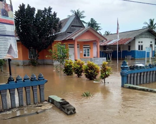 Dusun Cilellang Pinrang Terancam Terisolir karena Banjir