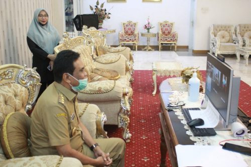 Bupati Barru Semangati 7 Warga yang Jalani “Wisata Covid-19” di Makassar Bupati Barru Semangati 7 Warga yang Jalani “Wisata Covid-19” di Makassar