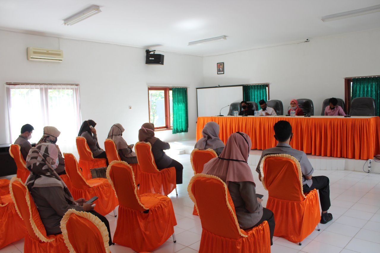 Tim Gugus Tugas Covid-19 Pemkab Sosialisasi di KPU Enrekang