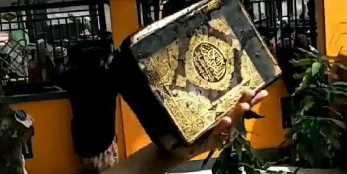 Mujizat, Al Quran tak Terbakar saat Rumah Kebakaran