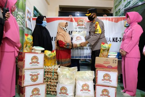 Polres Parepare Anjangsana di Panti Asuhan Polres Parepare Anjangsana di Panti Asuhan