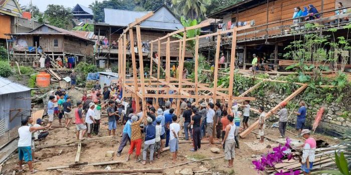 Bedah Rumah Baznas Enrekang, Warga Gotong Royong Dirikan Rumah Mustahik
