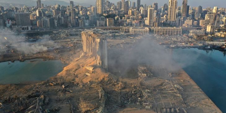 Dugaan Penyebab Dua Ledakan Dahsyat di Beirut