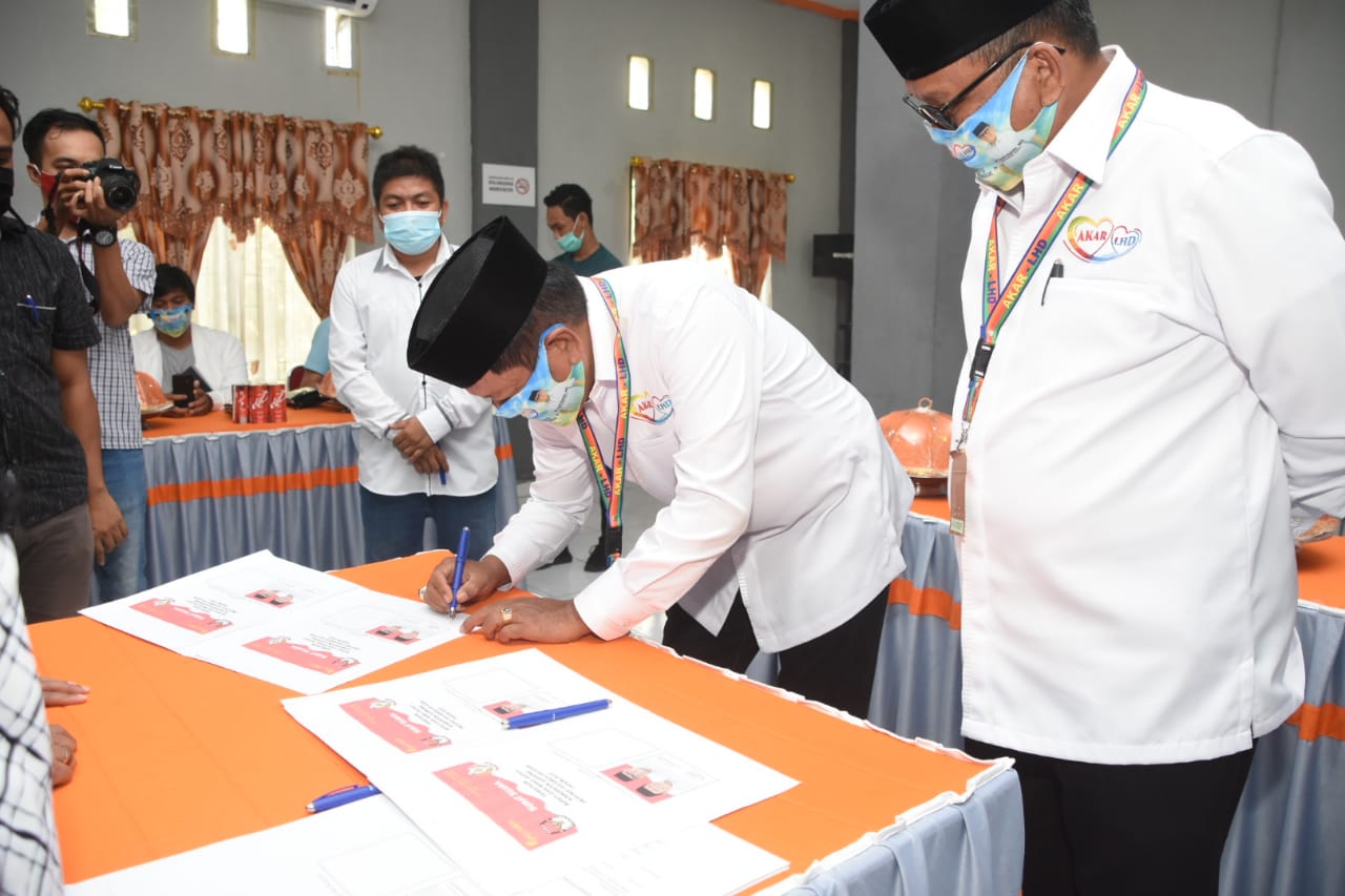 Cabup dan Wabup Setuju Spesimen Desain Surat Suara di Soppeng Cabup dan Wabup Setuju Spesimen Desain Surat Suara di Soppeng