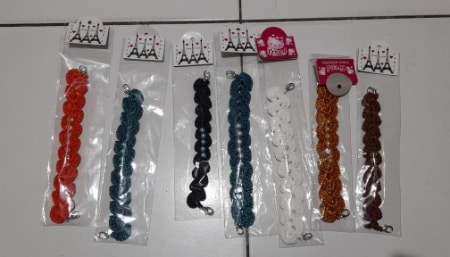 Omset Penjual Pernak-pernik Masker Meningkat