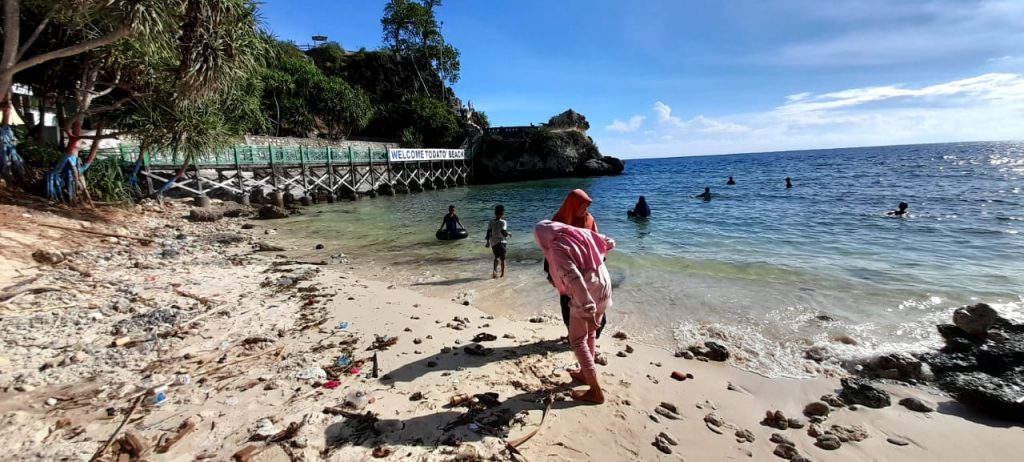 Ficer : Terapkan Prokes, Wisatawan Takjub Lihat Pesona Pantai Dato