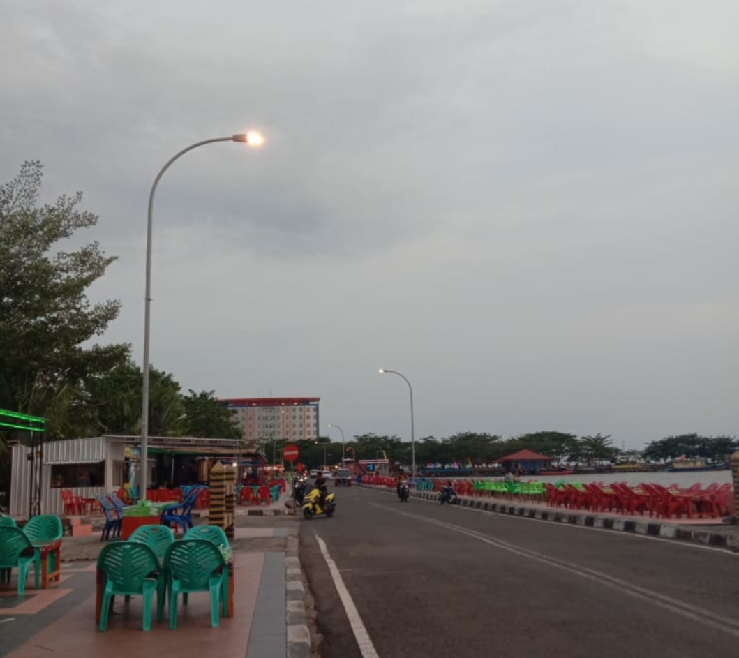 Berada di Zona Merah, Pemkab Bantaeng Batasi Aktivitas di Pantai Seruni