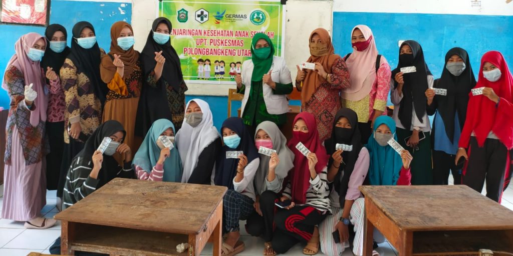 Distribusi TTD kepada siswi SMAN 9 Polut Takalar