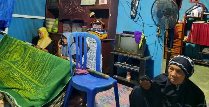 Pria Diduga Gangguan Jiwa Tewas Gantung Diri di Pinrang Pria Diduga Gangguan Jiwa Tewas Gantung Diri di Pinrang