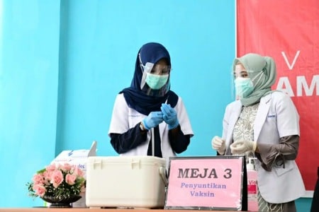 Tiap Hari 300, Gubernur Sulsel Target Seluruh Nakes Selesai Divaksin Maret