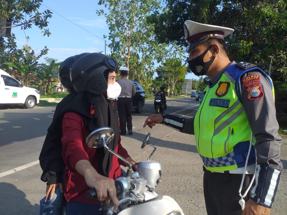 Larangan Mudik, dari Aturan Rapid Test Hingga Pengawalan Putar Balik oleh Polres Pinrang
