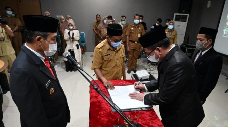 Dollah Mando Lantik Kadis Kesehatan dan Kadis Pertanian Sidrap